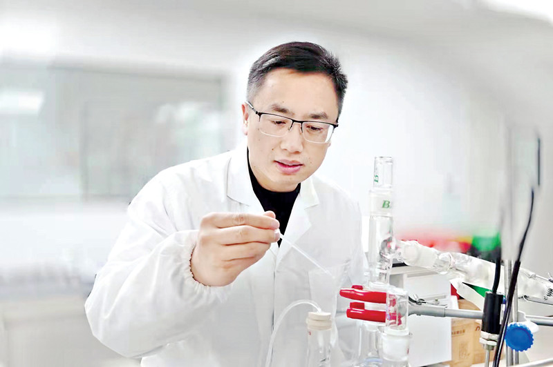 肖桂林 十四載砥礪前行，兩度攻克新材料關(guān)鍵技術(shù)
